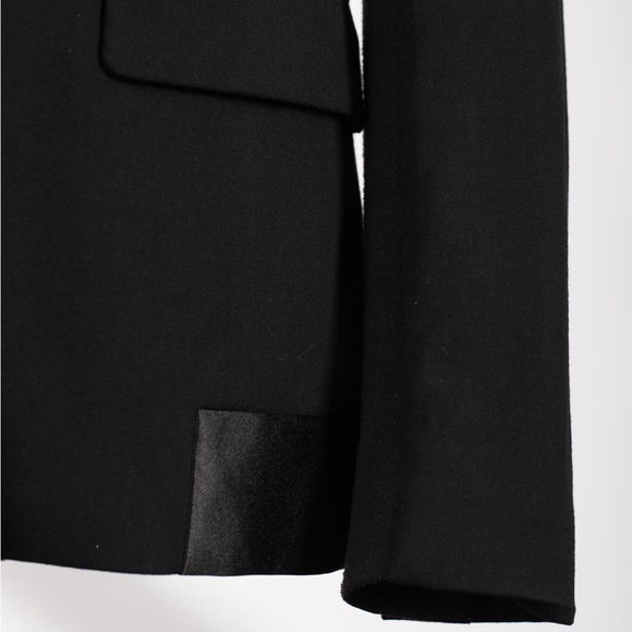 BCBGMAXAZRIA Black Wool Blazer with Satin Bottom Design, Size XXS, Excellent - Picture 4 of 11